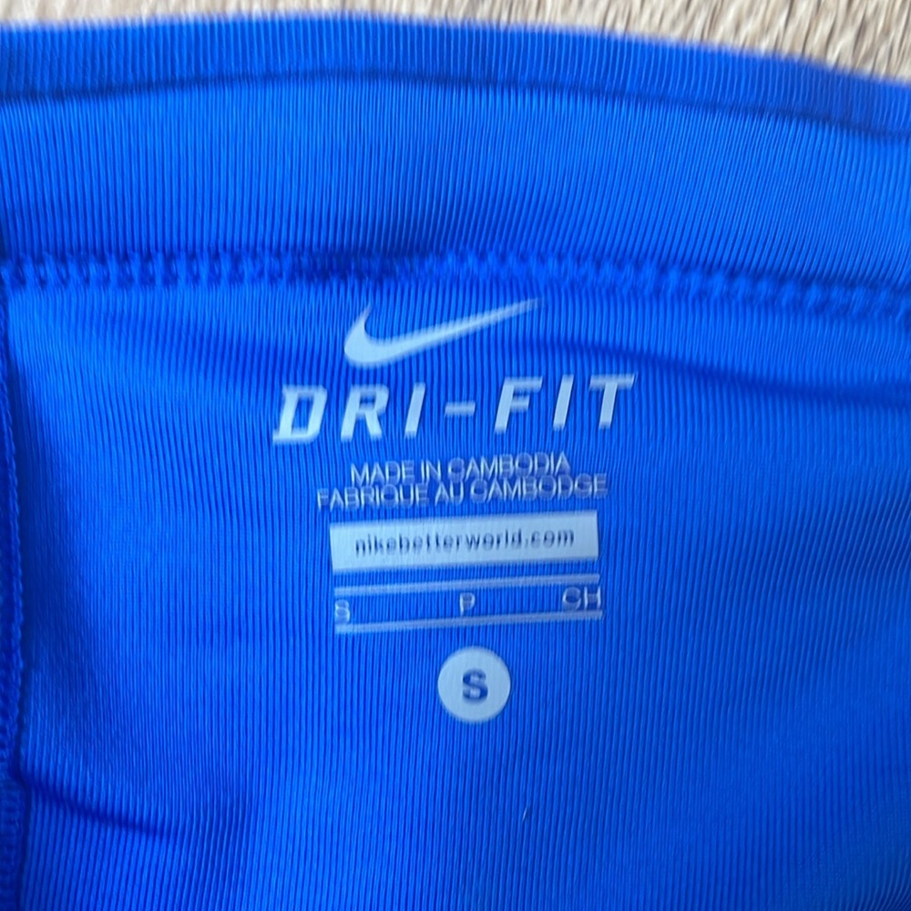 Nike small skort like new blue red strips workout fitness skirt shorts - Picture 5 of 11